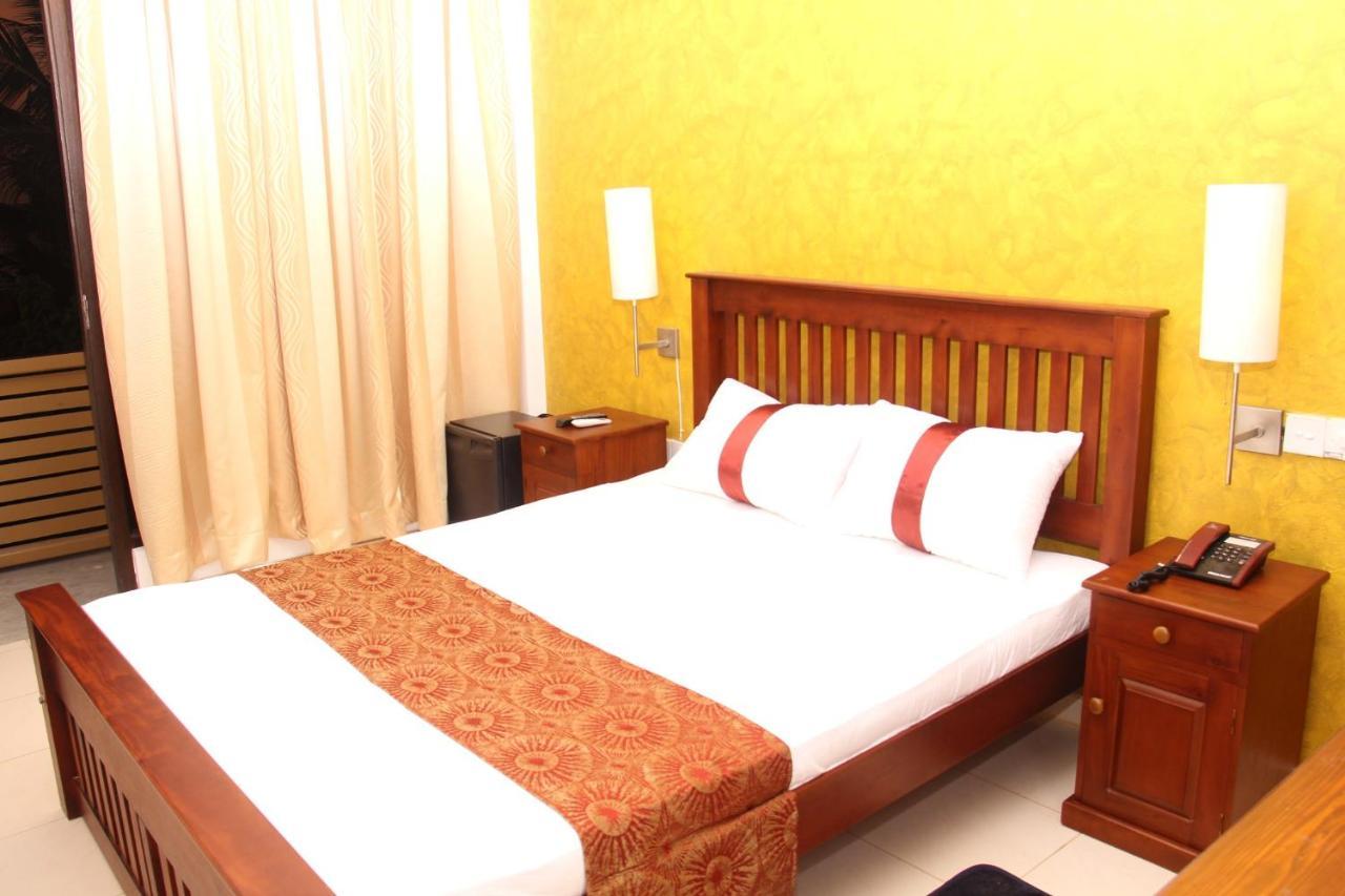 Zendara Hotel Negombo Extérieur photo
