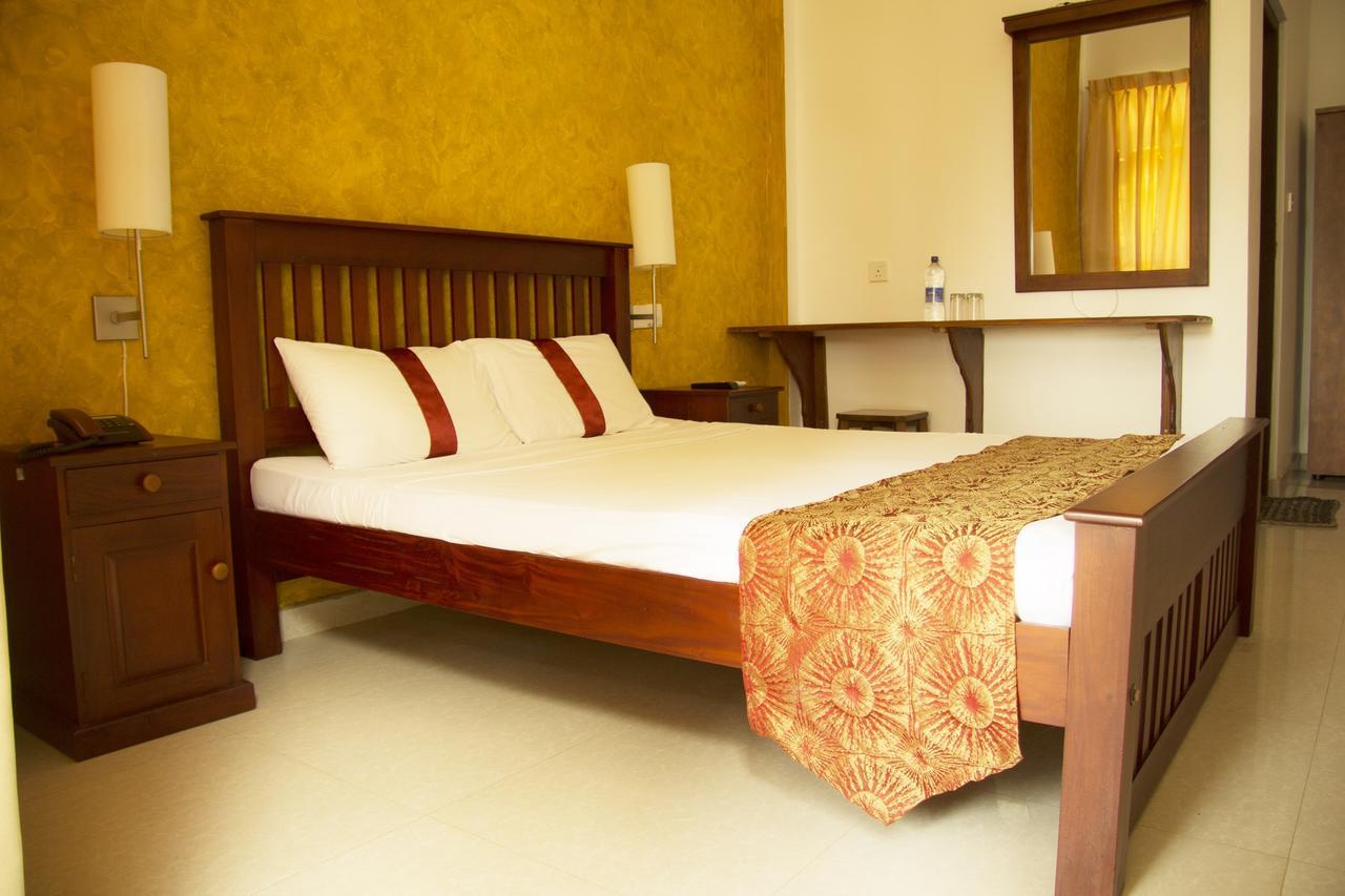 Zendara Hotel Negombo Extérieur photo