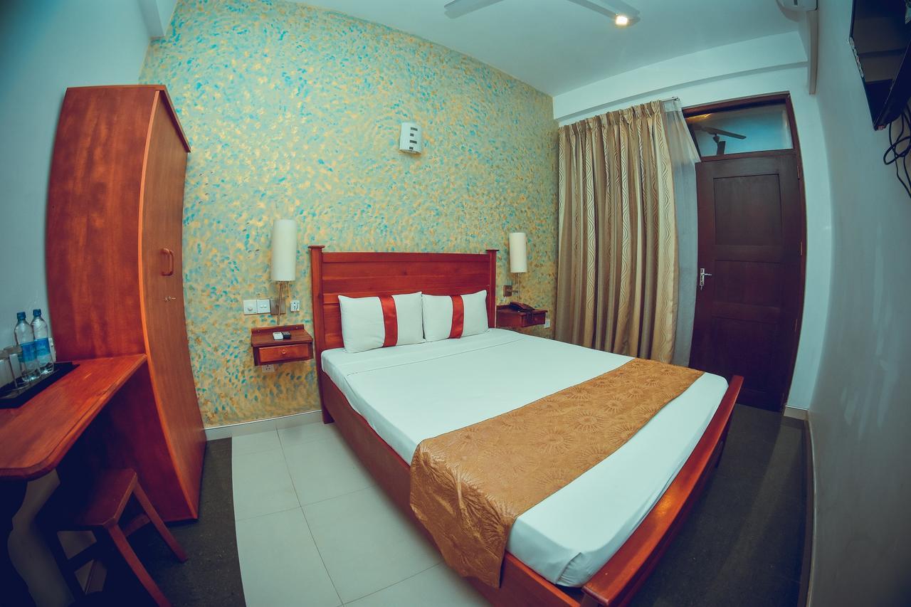 Zendara Hotel Negombo Extérieur photo
