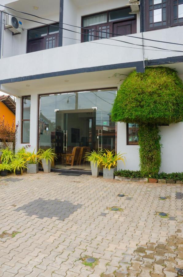 Zendara Hotel Negombo Extérieur photo